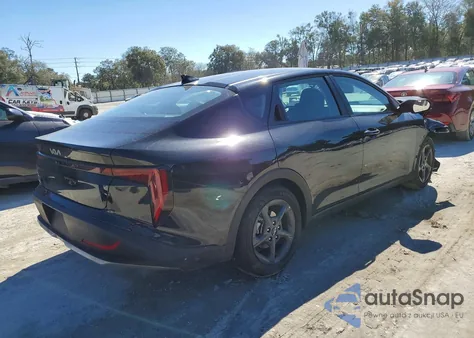 2025 Kia K4 Lxs z USA, uszkodzony, nr VIN 3KPFT4DE7SE184961